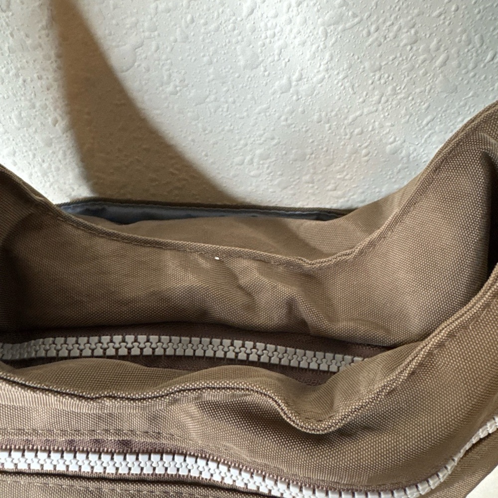 Baggallini Olive Messenger Bag - Picture 5 of 11